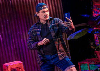 Mickey Gooch Jr. estabelece temporada de apenas uma noite na autobiografia de celebridades da Broadway