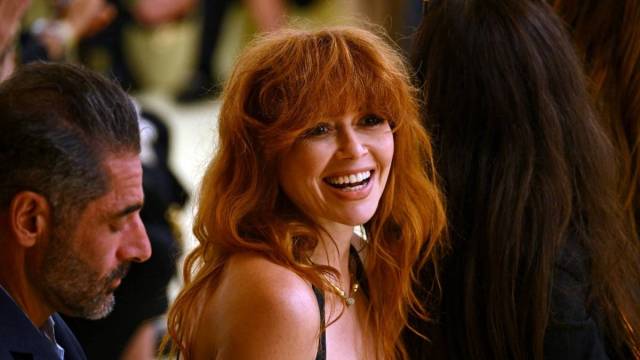 Natasha Lyonne desperta preocupação dos fãs após palavras arrastadas no festival de cinema