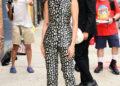 Nina Dobrev usou Carolina Herrera no Daily Show