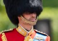 Notícias do Príncipe William: Príncipe de Gales desafia o protocolo real com barba no Trooping the Color 2026