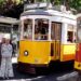 O Príncipe Eduardo e a Duquesa Sophie paralisam Lisboa enquanto andam pela cidade num eléctrico