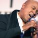 O cantor de R&B vencedor do Grammy Peabo Bryson sofreu um derrame