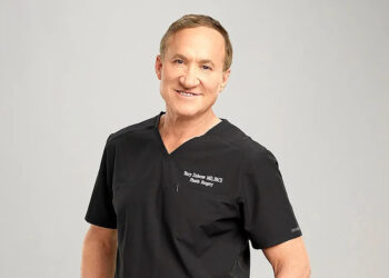 O cirurgião plástico de Hollywood, Dr. Terry Dubrow, revela o erro cosmético que as celebridades masculinas continuam cometendo