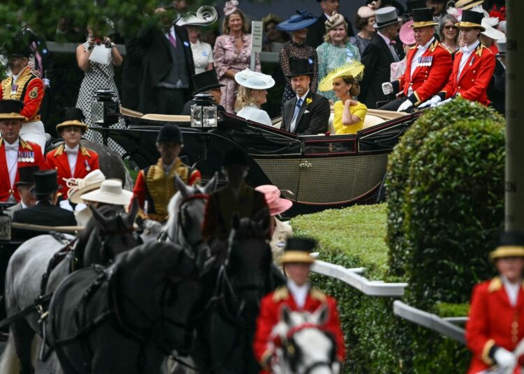 O deslumbrante visual Royal Ascot de Kate Middleton apresentava uma homenagem oculta à Rainha Elizabeth e à Princesa Diana