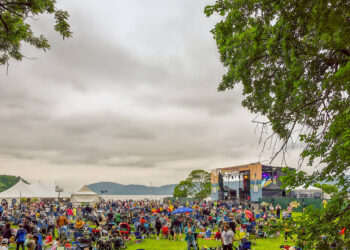 O icônico festival de música à beira-mar de Nova York está de volta neste fim de semana a apenas 1 hora da cidade – e crianças de até 12 anos podem entrar gratuitamente
