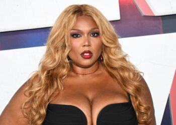 O novo álbum de Lizzo, 'Bitch', nem chegou às paradas. O que aconteceu?