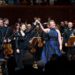 O novo diretor musical da SF Symphony, Elim Chan, recebeu boas-vindas efusivas no primeiro show desde que foi contratado