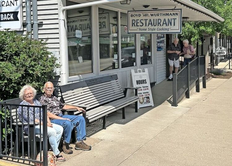 O novo livro de Brandy Gleason destaca restaurantes e restaurantes exclusivos em Ohio