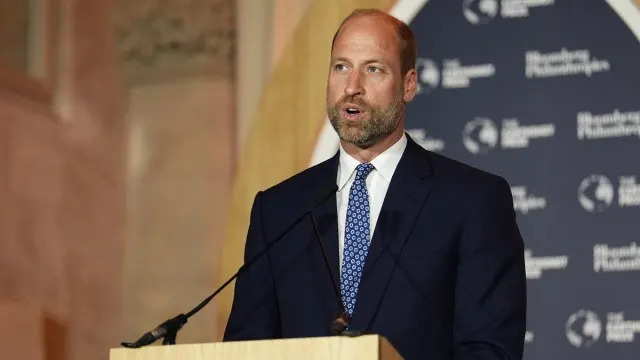 O príncipe William não está trabalhando o suficiente, afirma o autor real