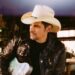 O que está acontecendo com essas novas músicas de Brad Paisley?