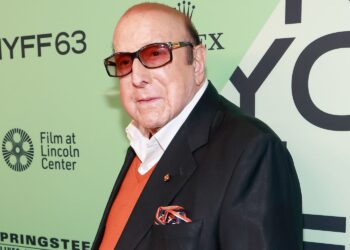 O titã da música Clive Davis falece em Nova York aos 94 anos