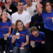 O trabalho de Alana Haim, os trocadilhos de Taylor Swift: como surgiram aquelas camisas virais dos Knicks