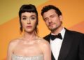 O último Watch It Burn de Katy Perry pica como um escorpião enquanto incendeia seu passado