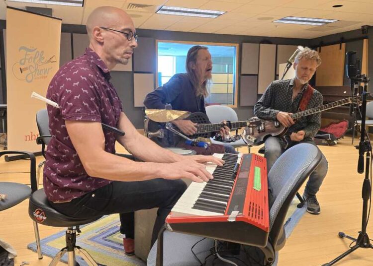 Os Wood Brothers trazem harmonias familiares e novas músicas para o The Folk Show