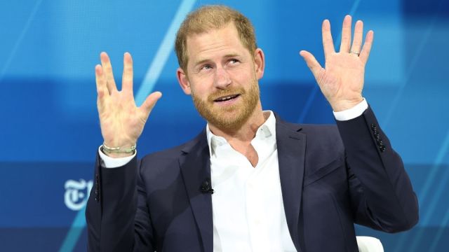 Os arrependimentos de Eton do Príncipe Harry ressurgem após a decisão real - Relatório