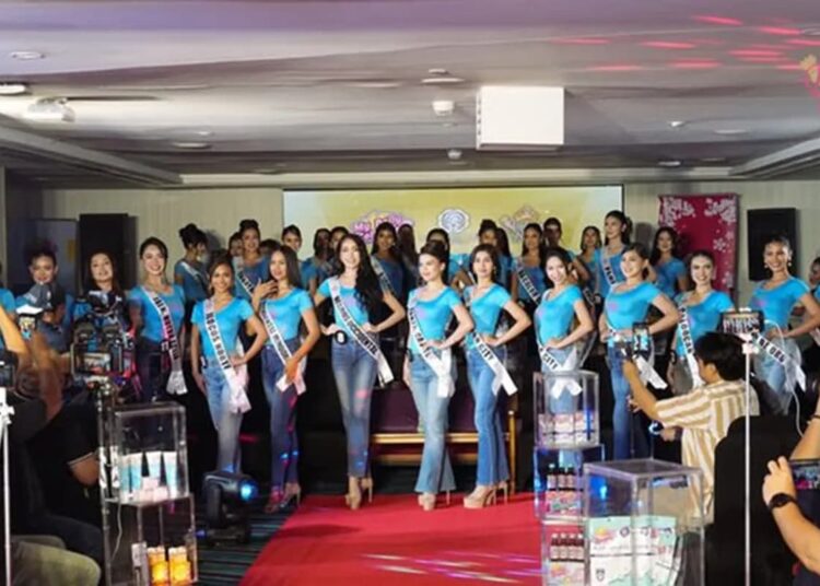 Os candidatos do Binibining Pilipinas opinam sobre a questão dos 'meios', usando as redes sociais para se manifestar