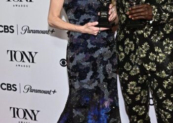 Os colegas de elenco de 'Ragtime' Caissie Levy e Joshua Henry brilham no Tonys | Entretenimento