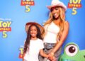 PORSHA WILLIAMS, YANDY SMITH E TOYA JOHNSON, FAMÍLIA MCCLURE PARTICIPAM DA EXIBIÇÃO DE TOY STORY 5 EM ATLANTA