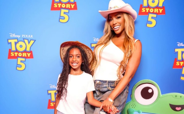 PORSHA WILLIAMS, YANDY SMITH E TOYA JOHNSON, FAMÍLIA MCCLURE PARTICIPAM DA EXIBIÇÃO DE TOY STORY 5 EM ATLANTA