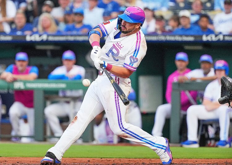 Pasquantino, do Royals, sai do jogo contra o Astros com lesão na mão