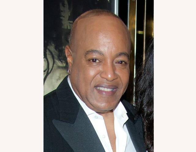 Peabo Bryson, conhecido por duetos de 'Aladdin' e 'A Bela e a Fera' da Disney, morre aos 75 anos