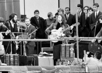 Por que a apresentação final dos Beatles foi encerrada pela polícia
