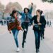 Por que celebridades nostálgicas estão trazendo de volta as tendências de moda, música e mídia social de 2016