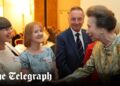Princesa Royal se reúne com a equipe olímpica de 1976