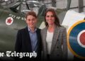 Príncipe George junta-se à Princesa de Gales em visita à RAF Coningsby