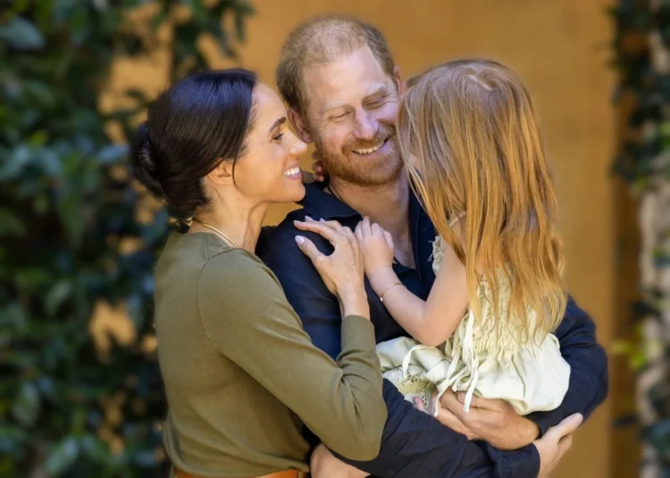 Príncipe Harry e sua família foram autorizados a viver na residência real durante visita à Grã-Bretanha