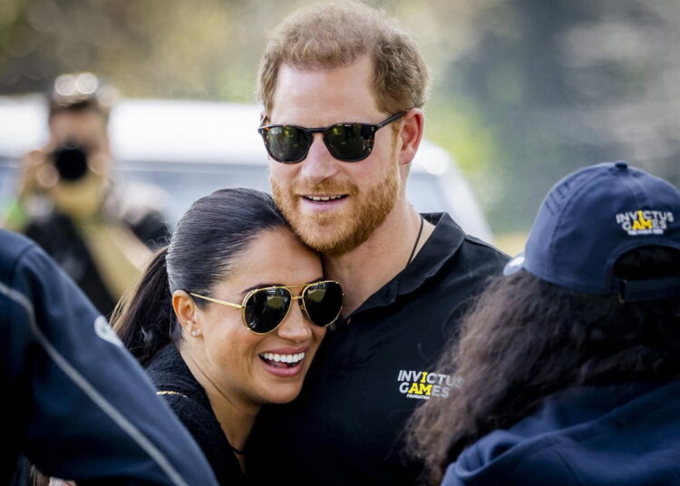 Príncipe Harry, esposa e filhos ficarão em residências reais em visita ao Reino Unido