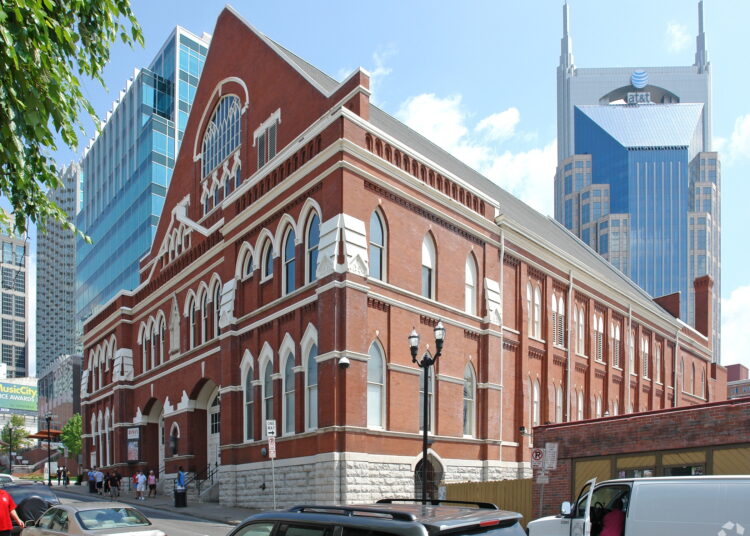 Proprietário da Grand Ole Opry House, outros locais de música podem buscar venda