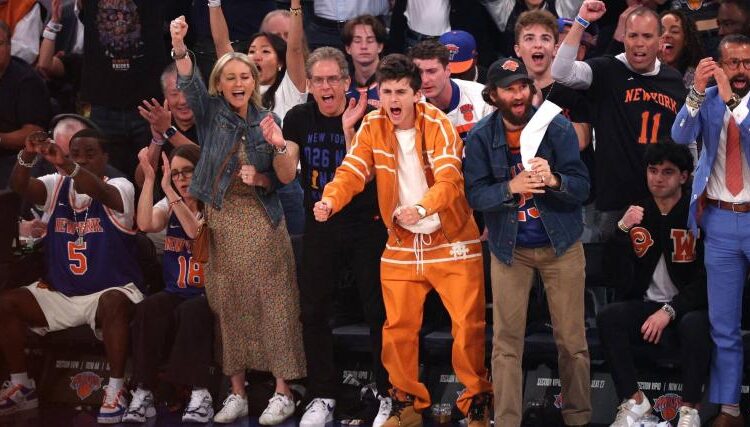Quem está na fila das celebridades do Knicks hoje? Atualizações ao vivo sobre Timothee Chalamet, outras estrelas no jogo 4 das finais da NBA