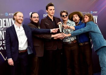 Red Clay Strays falam sobre os altos e baixos de ‘Grateful’