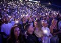 Ricky Hatton é despedido como rei enquanto grandes nomes do boxe e lendas da música prestam homenagem na AO Arena