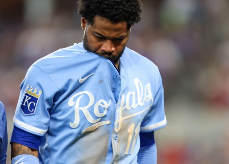 Royals colocam Maikel Garcia na lista de feridos