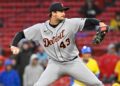 Royals negociam com o antigo braço rival bullpen enquanto a profundidade do arremesso continua a ser testada