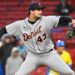 Royals negociam com o antigo braço rival bullpen enquanto a profundidade do arremesso continua a ser testada