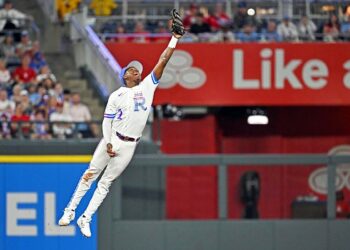 Royals tenta tirar três direto dos Cardinals