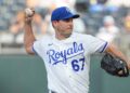 Royals toma decisão de escalação após mudança de Seth Lugo
