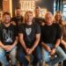 Ryan Hurd assina com Combustion Masters