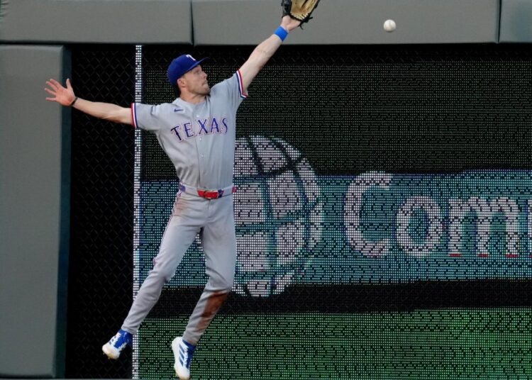 Sacos extras enviam Texas Rangers em perda para Kansas City Royals