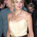 Sharon Stone sabia que seu casamento havia 'acabado' quando o marido a questionou sobre a mastectomia, apesar do enorme tumor