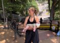 Sofia Richie Grainge Styles Tênis de balé e estampa animal