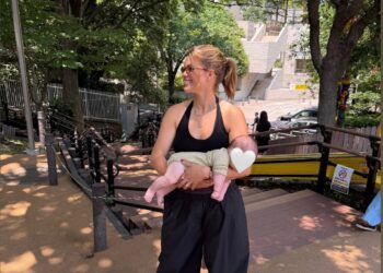 Sofia Richie Grainge Styles Tênis de balé e estampa animal
