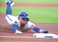 Spark plug Burger ajuda Rangers a vencer Royals por 6-4