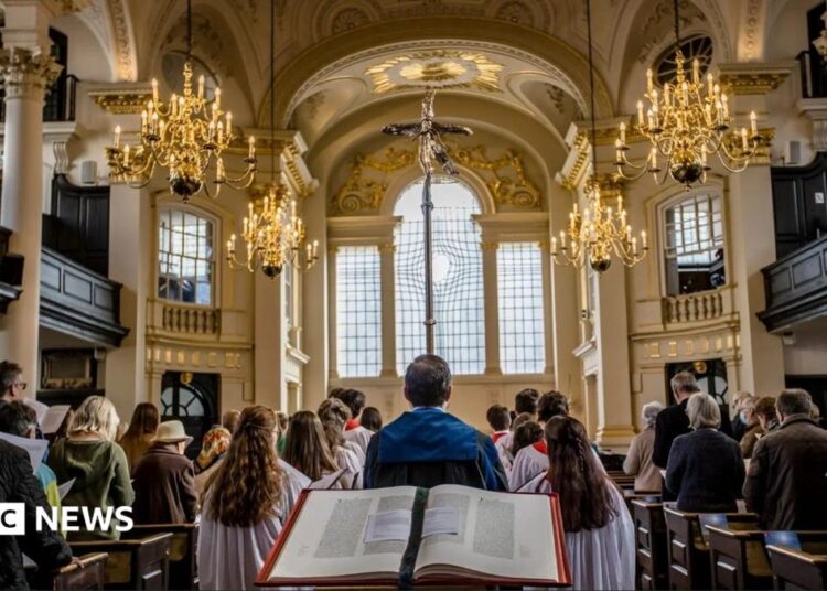 St Martin-in-the-Fields: O passado surpreendente da igreja paroquial dos Royals