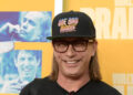 Stephen Baldwin compartilha o motivo chocante pelo qual foi demitido do Rom-Com de Jennifer Aniston em 1997