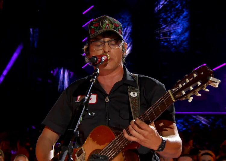 Stephen Wilson Jr. lança versão poderosa de sua música “Gary”, de sua apresentação no CMA Fest
