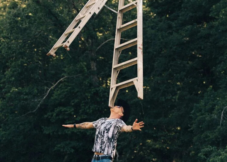 Steve-O revela a quantia surpreendente que recebeu pela primeira temporada de ‘Jackass’, diz que era um ‘sem-teto’ antes de ir ao ar
